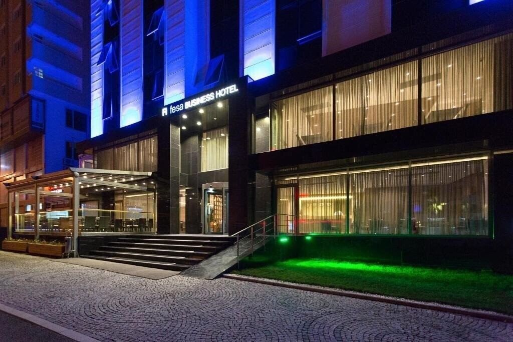 Готель Fesa Business Hotel 4*