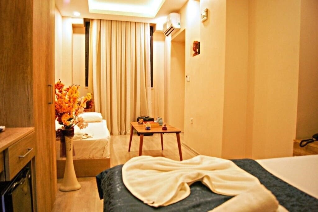 Зображення Destinia Pera Suites 4*