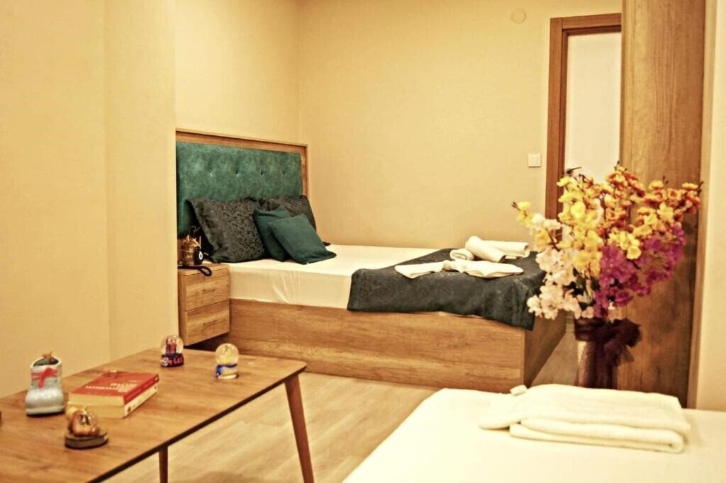 Картинка Destinia Pera Suites 4*