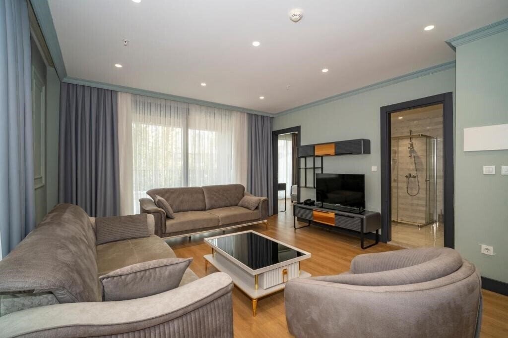Готель Rusel Park Residence 3*