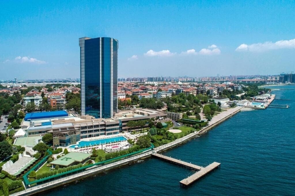 Готель Renaissance Polat Yesilkoy 5*