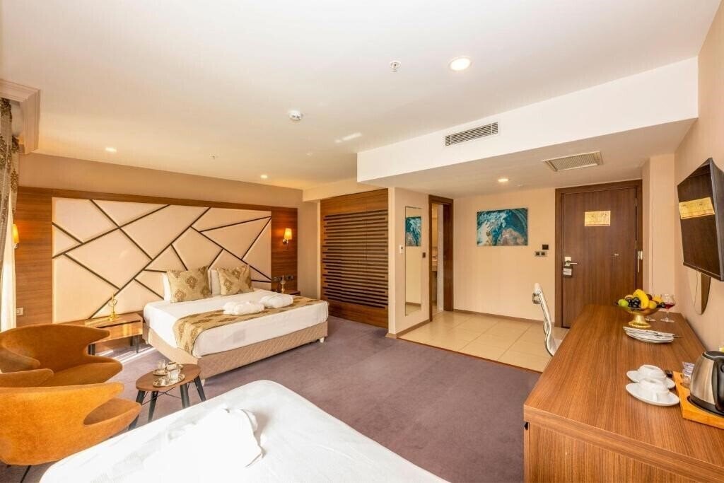 Фото Litros Hotel & SPA 4*