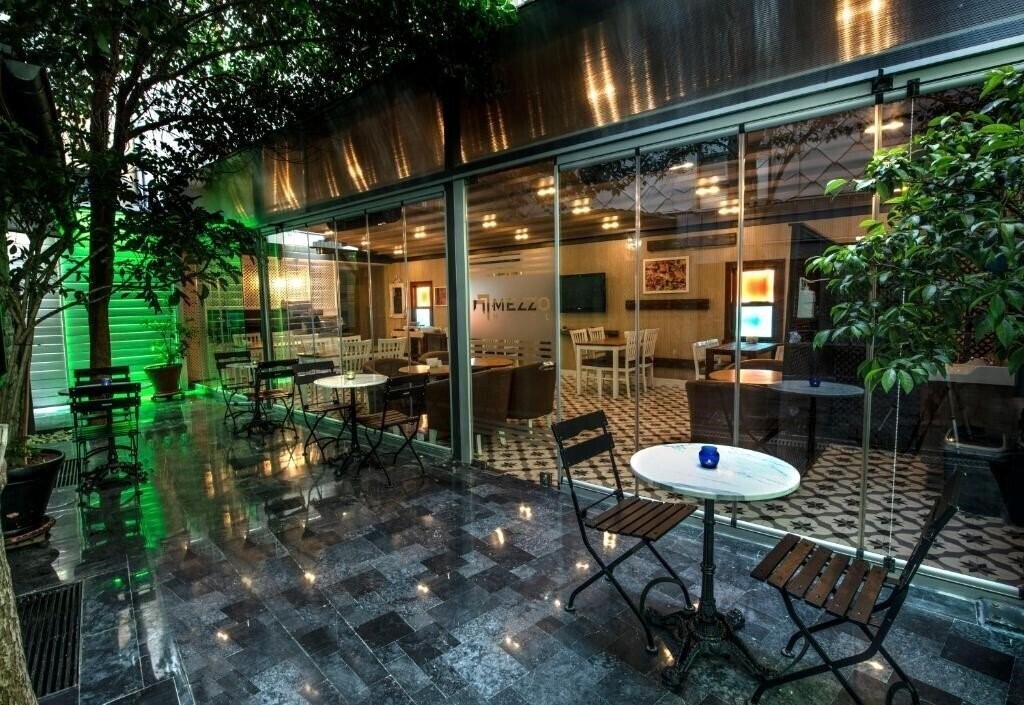 Отель Mezzo Hotel (ex. Mezzootel) 1*