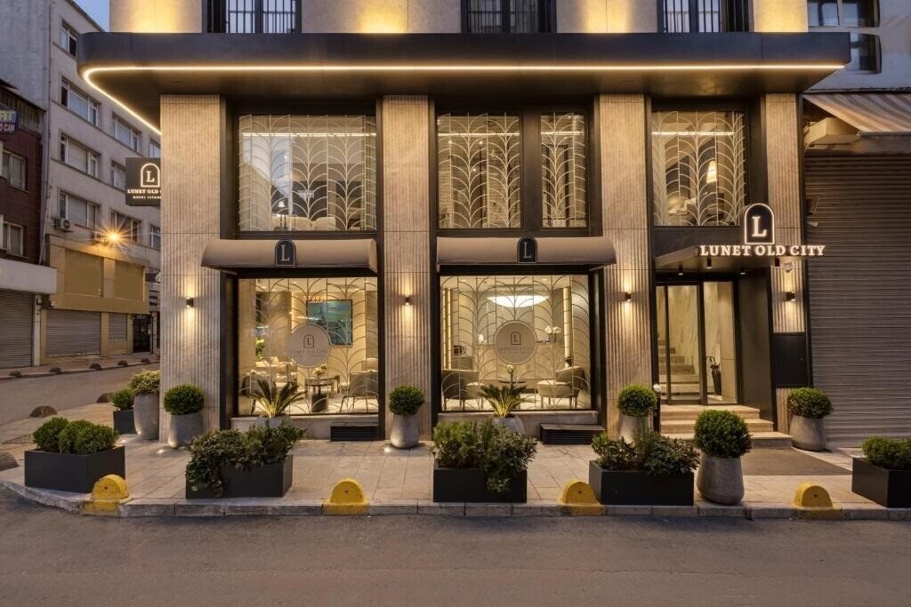 Готель Lunet Old City Hotel 3*