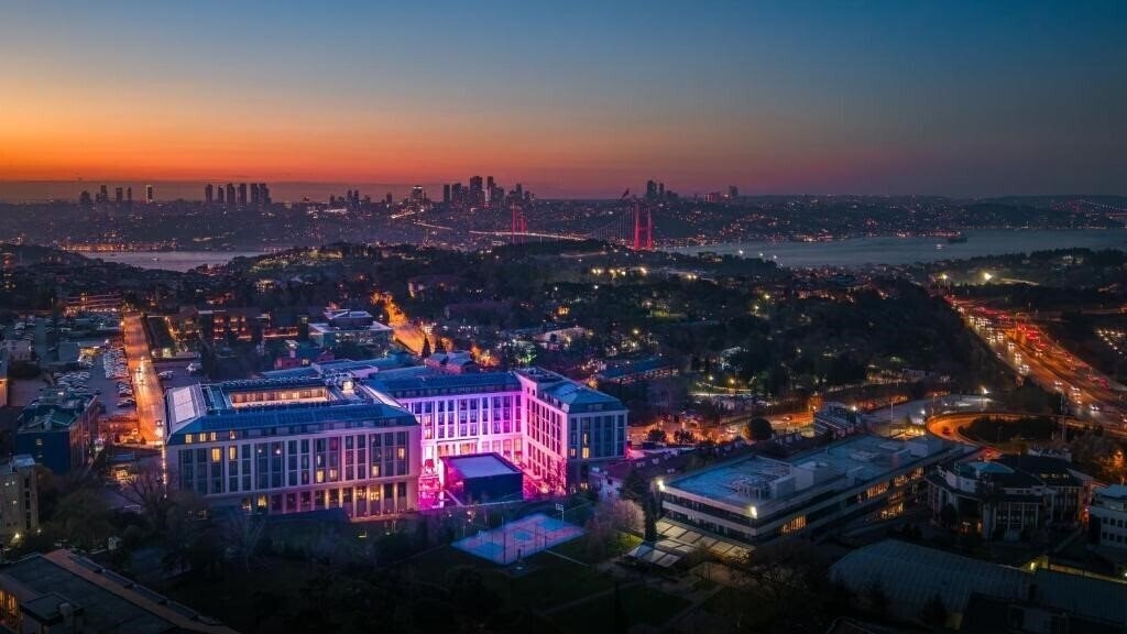 Готель Altunizade Suites Istanbul, Curio Coll 4*