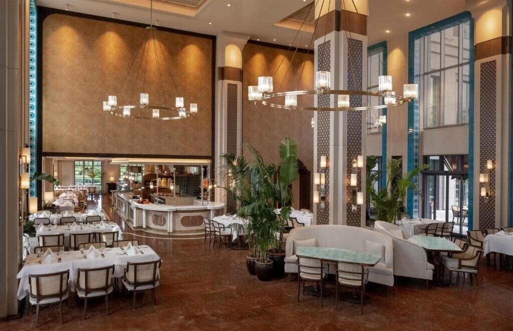Картинка Altunizade Suites Istanbul, Curio Coll 4*