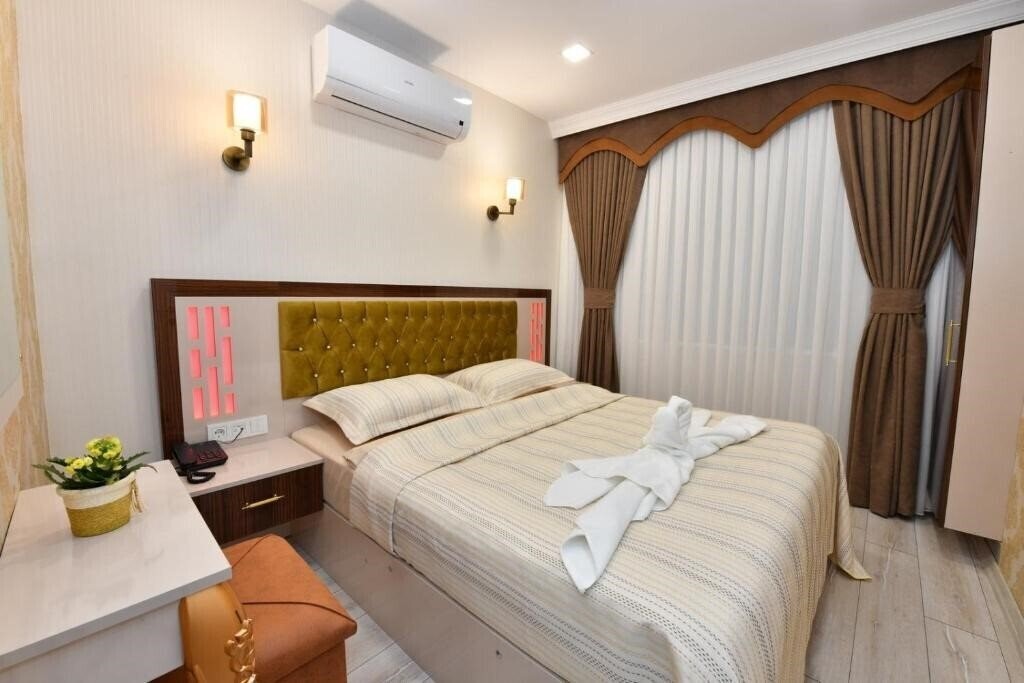 Фото Sea Moon Hotel Boutique 3*