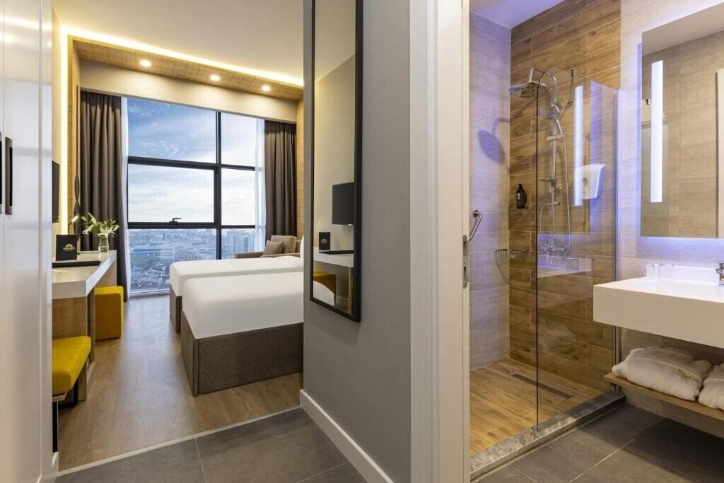 Фото Days Inn & Suites by Wyndham Istanbul Esenyurt 4*