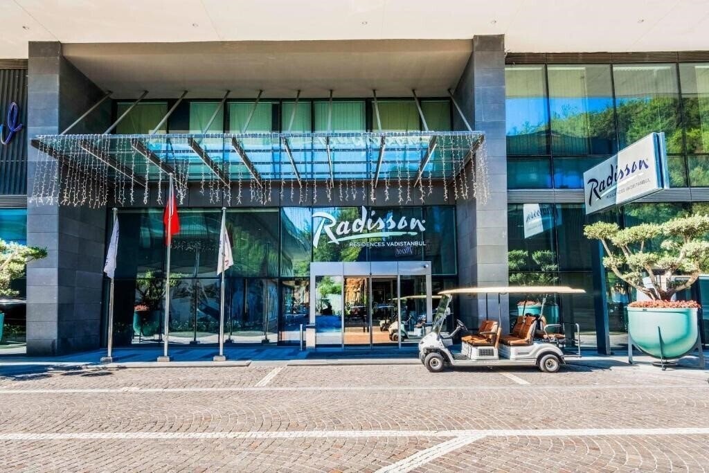 Готель Radisson Residences Vadistanbul 4*