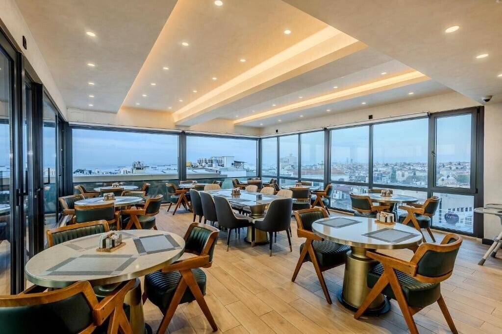 Изображение Lions Royal Hotel 4*