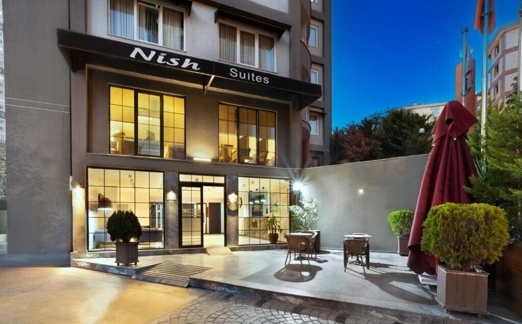 Отель Nish Suites Atasehir 3*