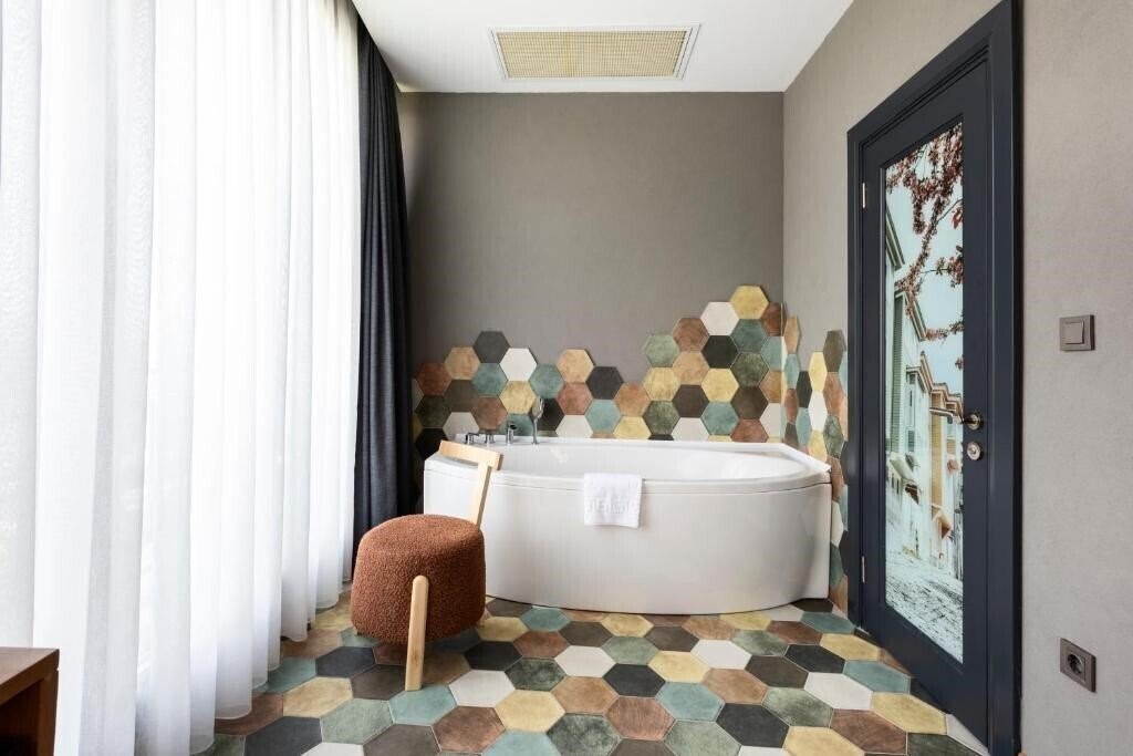Фото Petrion Hotel 2*