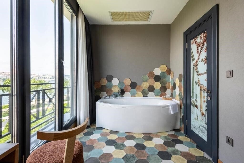 Изображение Petrion Hotel 2*