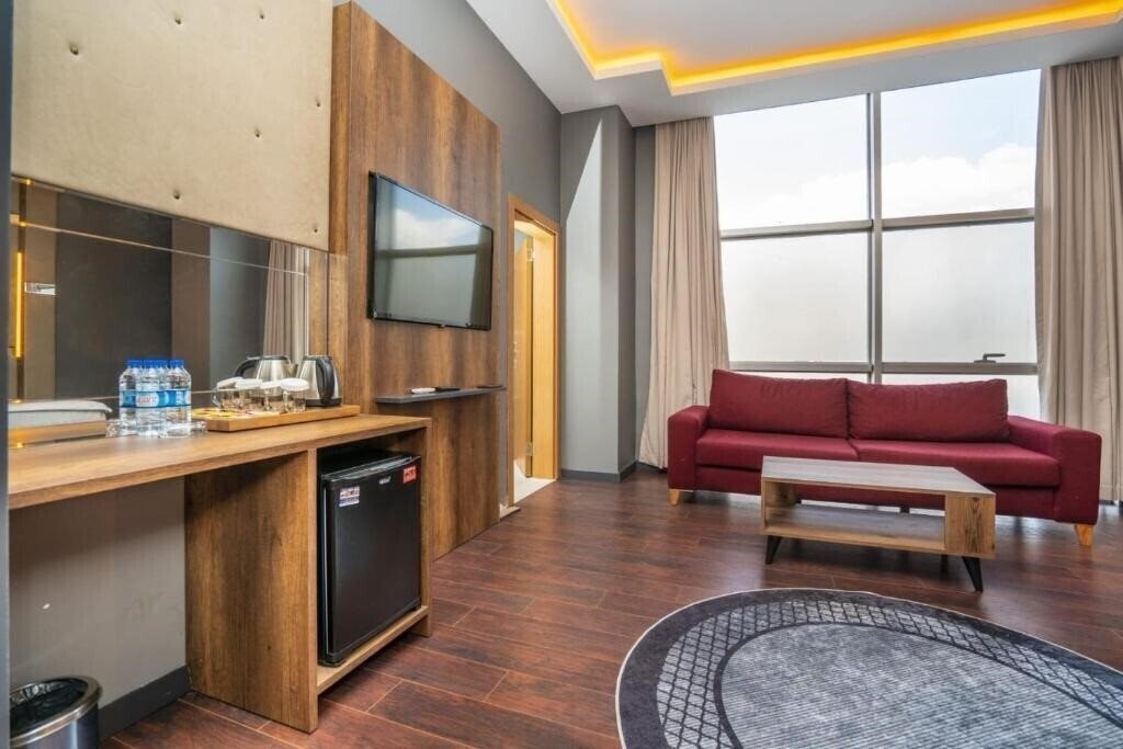 Фотографія 216 Palace Suite 3*