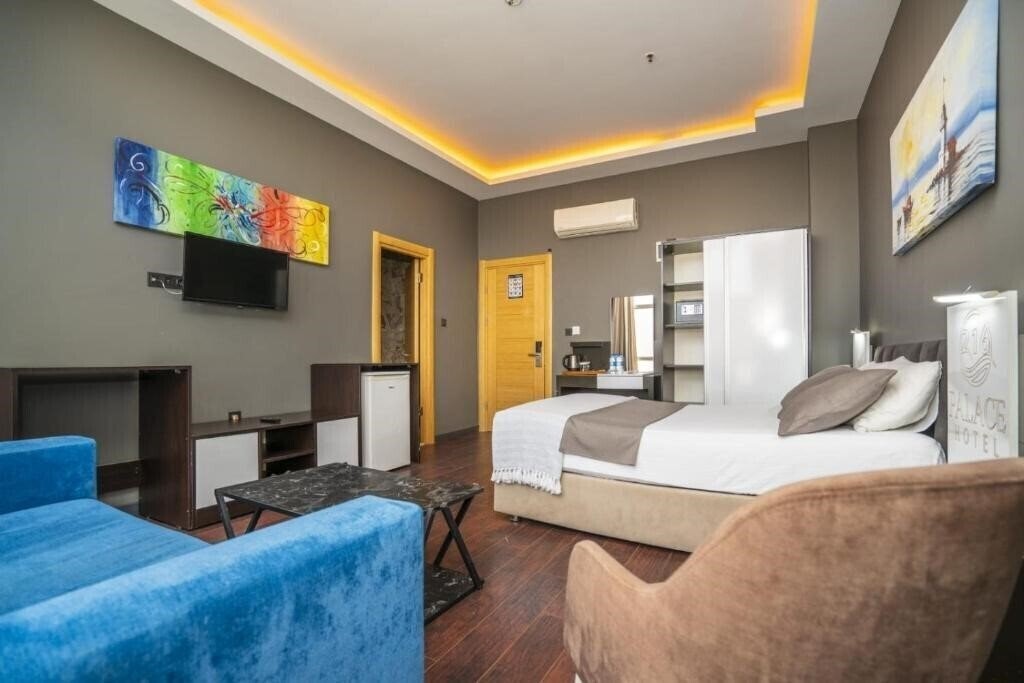 Готель 216 Palace Suite 3*