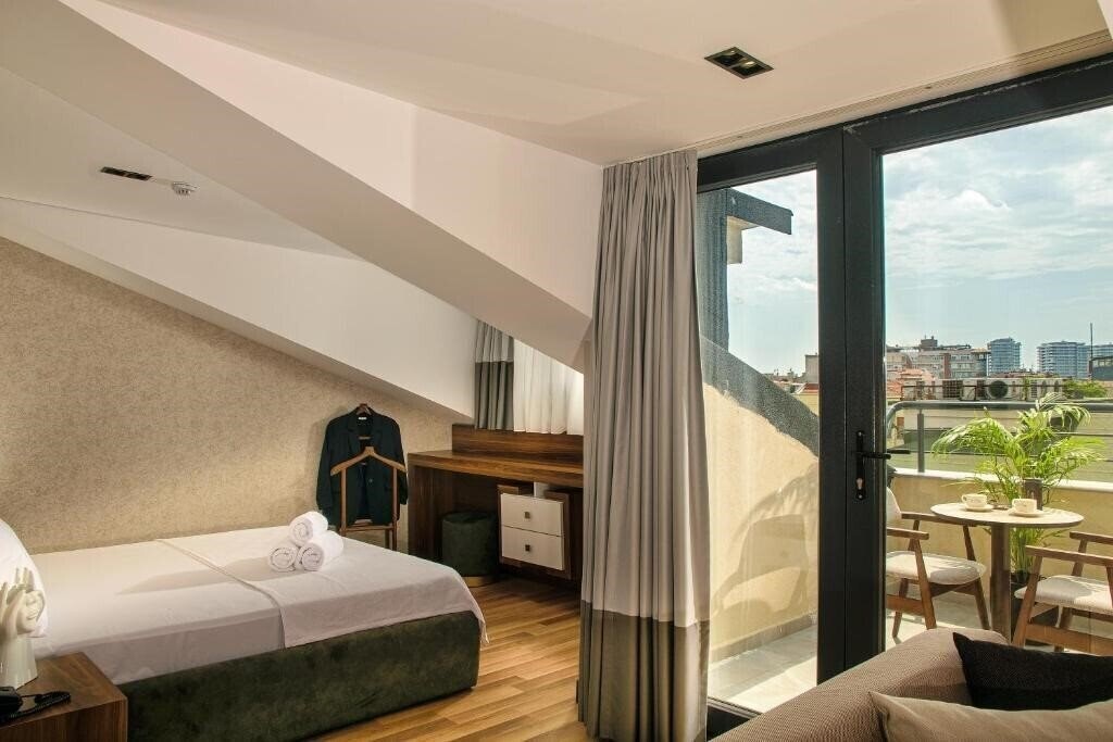 Фото La Mia Suites 3*