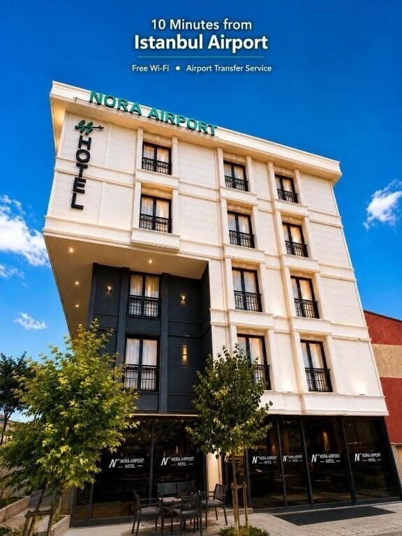 Готель Lenora Airport Hotel 3*