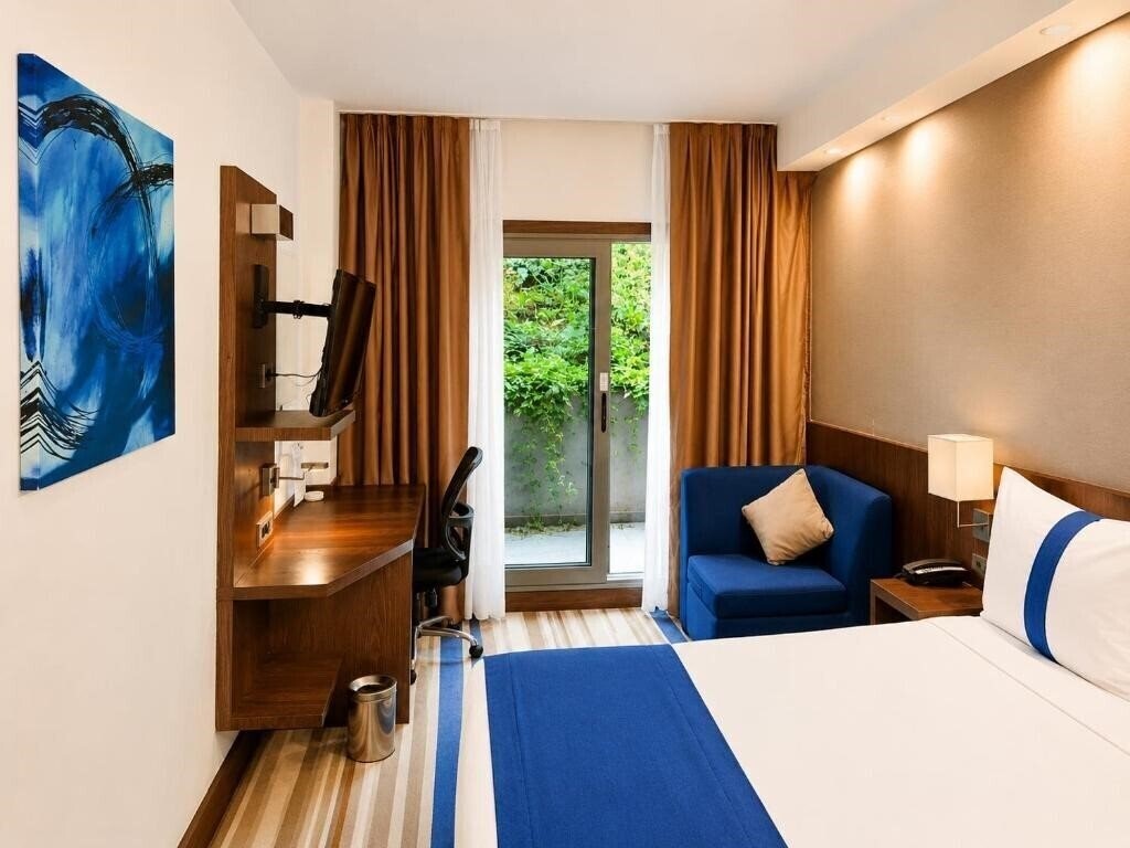 Фото Liv City Hotels 3*