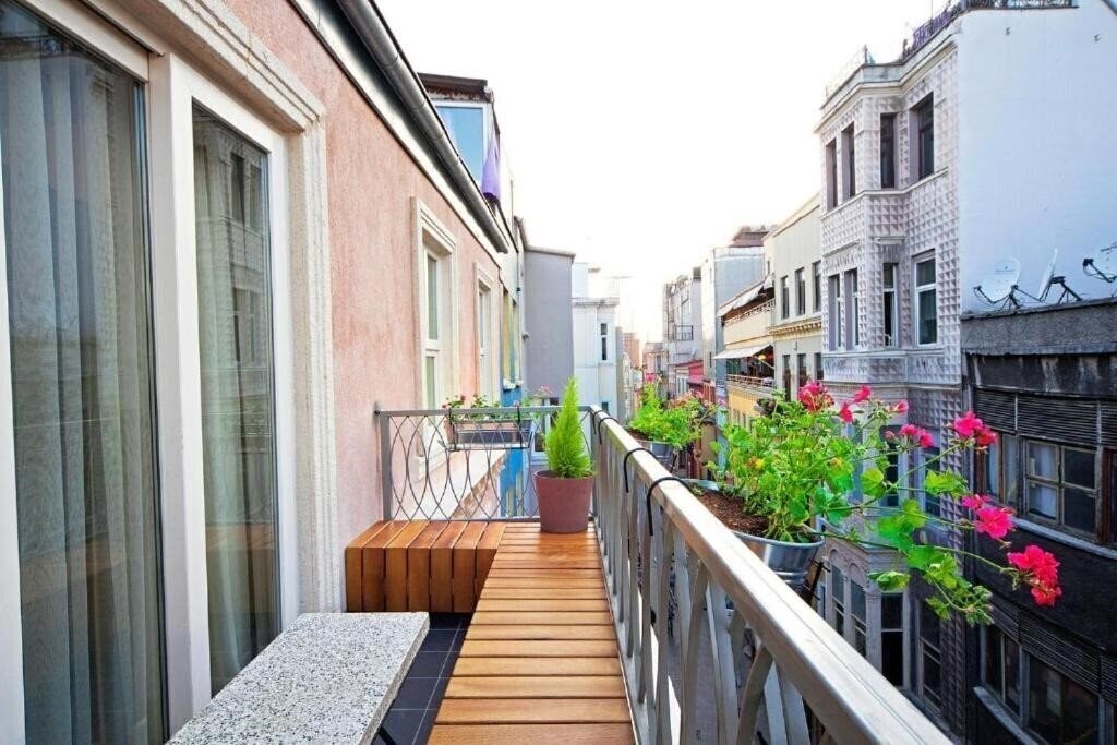 Фото Raven Suites Taksim 3*