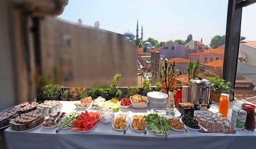 Готель Renova Old City Hotel 2*