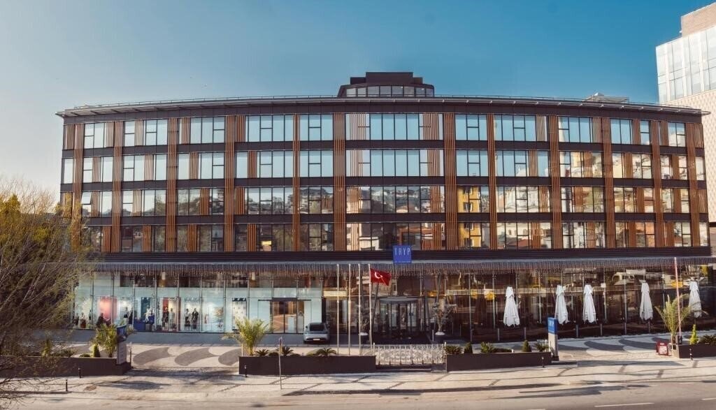 Готель Tryp by Wyndham Istanbul Beyoglu (ex. Tryp by Wyndham Istanbul Dolapdere) 4*