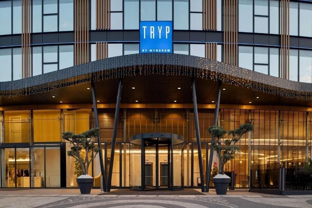 Фото Tryp by Wyndham Istanbul Beyoglu (ex. Tryp by Wyndham Istanbul Dolapdere) 4*