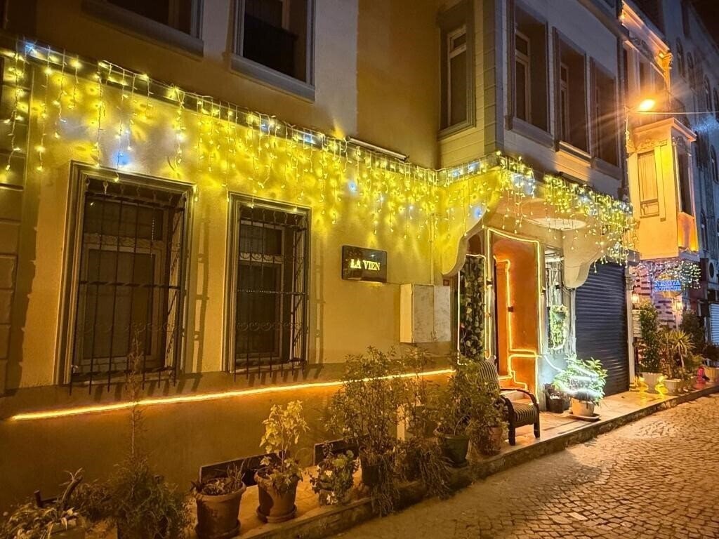 Готель La Vien Hotel Old City 4*