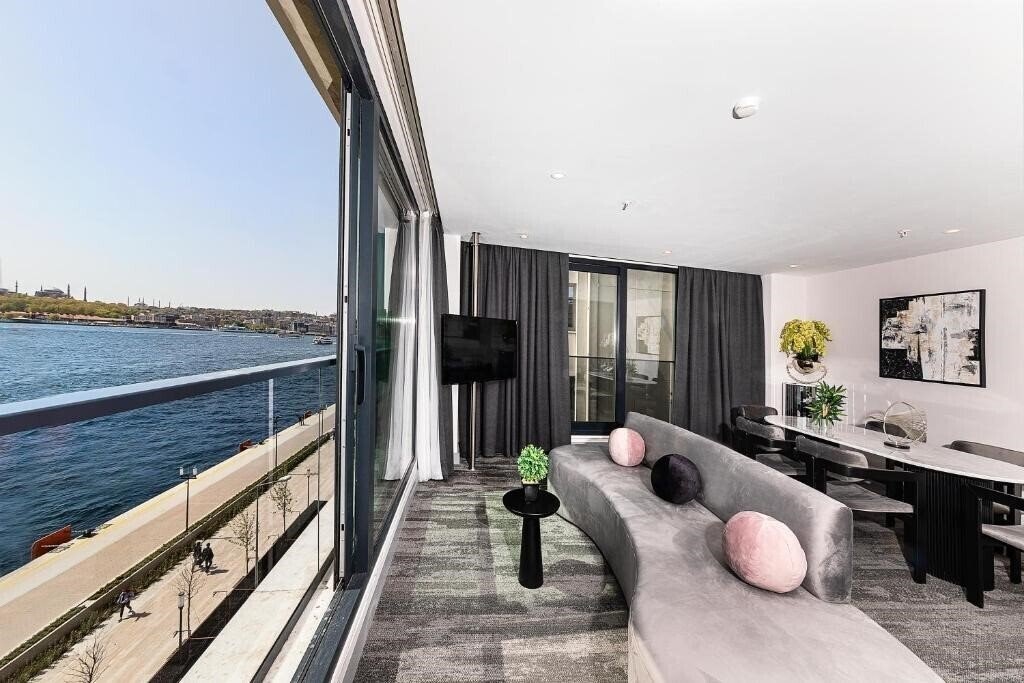 Картинка Pera Bosphorus Hotel 4*