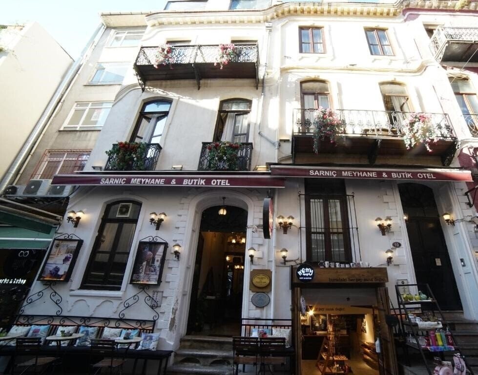 Готель Sarnic Pub & Hotel 4*