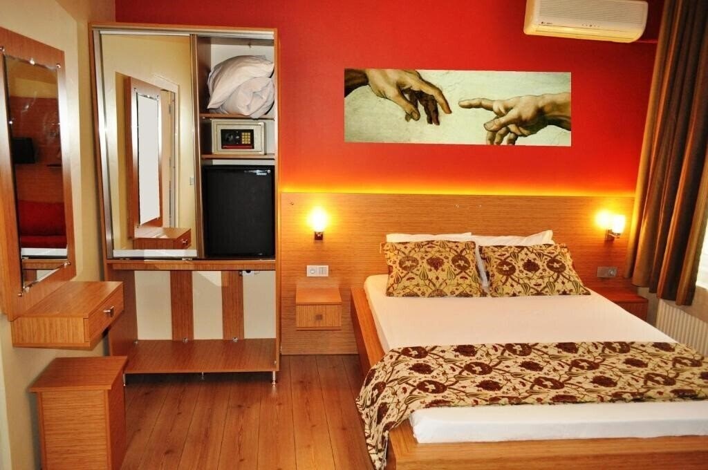 Фотографія Antique Hostel 2*