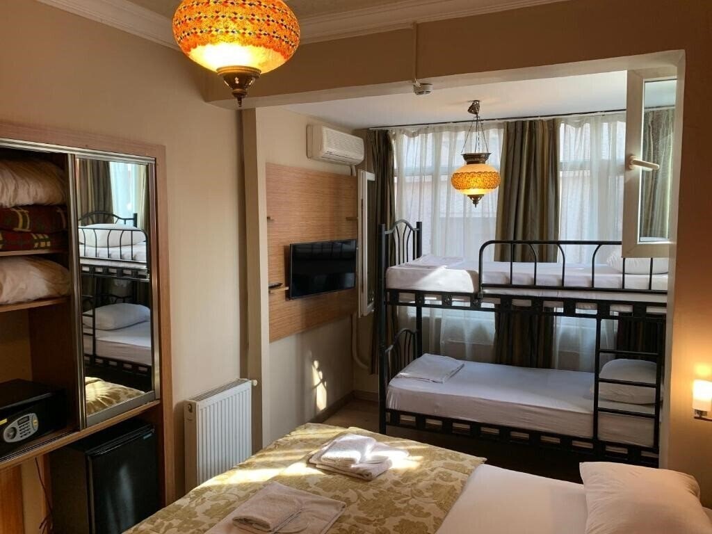 Картинка Antique Hostel 2*