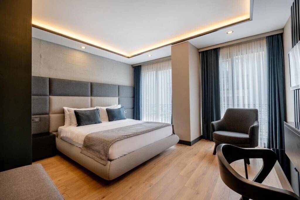 Отель The Row Suites Taksim 4*
