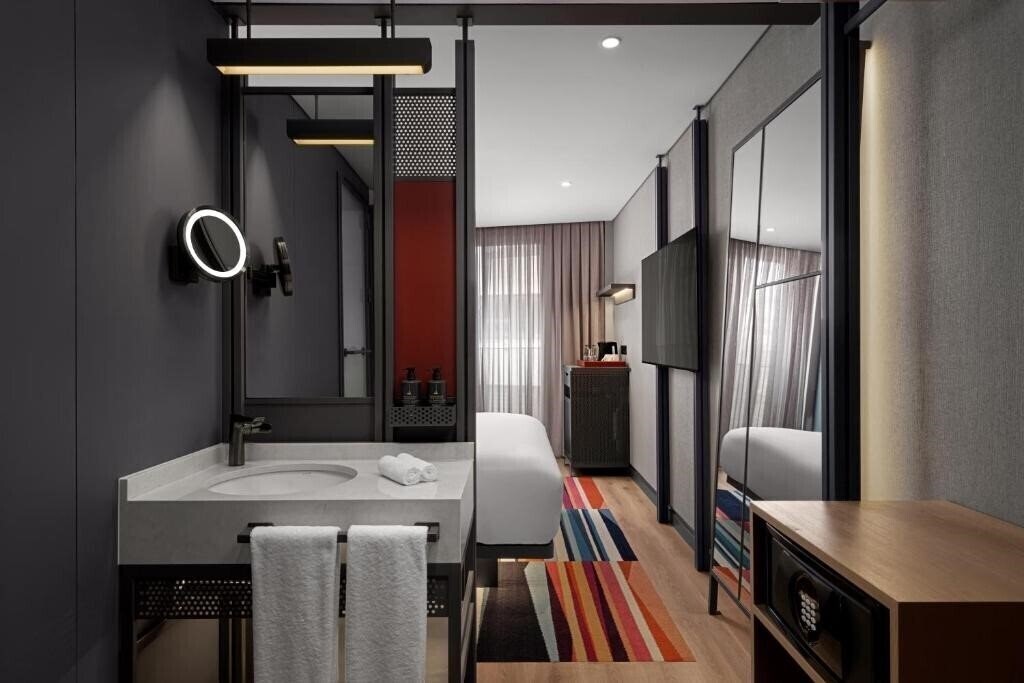 Фотографія Aloft Istanbul Karakoy 4*