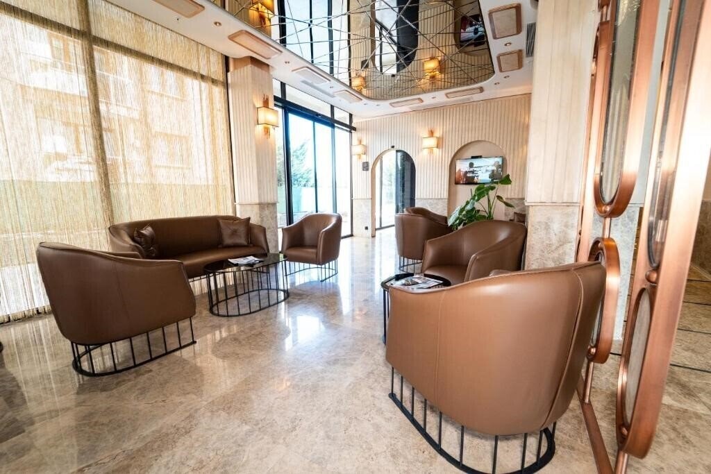 Готель Educity Hotels & SPA 3*