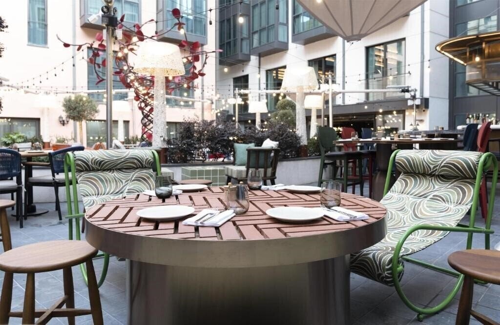 Фото Canopy by Hilton Istanbul Taksim 4*