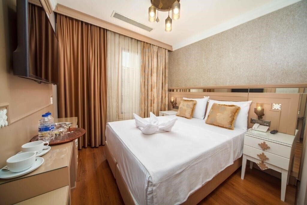 Отель Istanbul Beyazid Belmond Hotel 3*