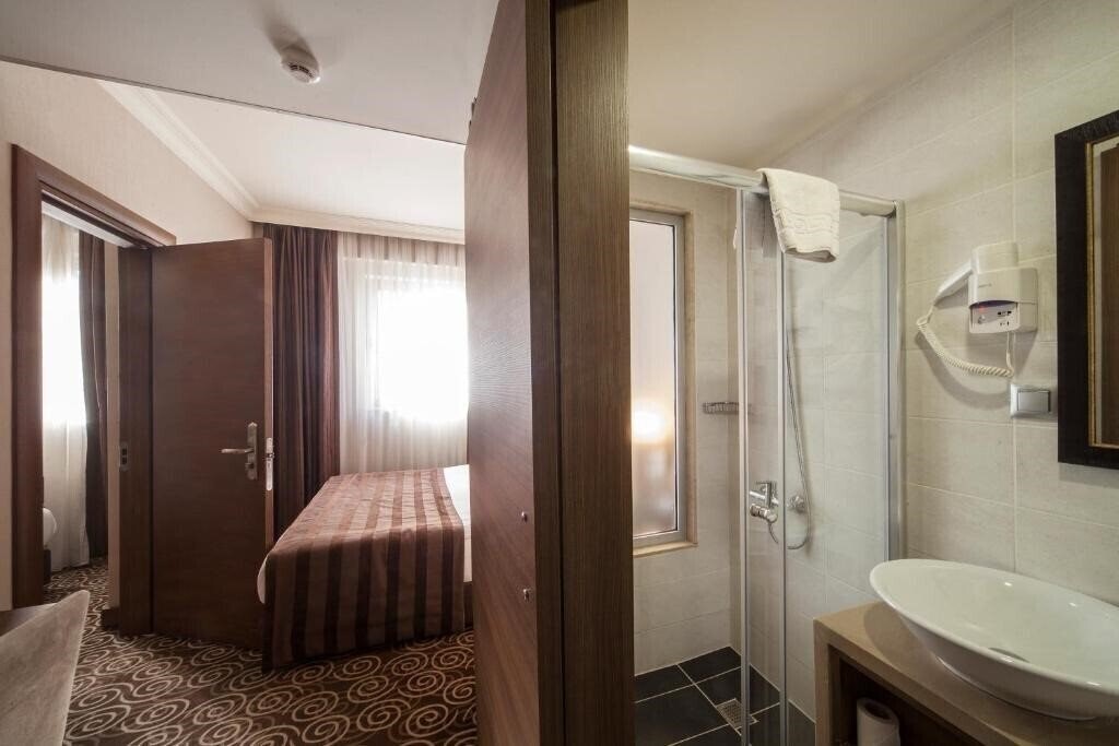 Фотографія Delta Hotels by Marriott Istanbul Karakoy 4*