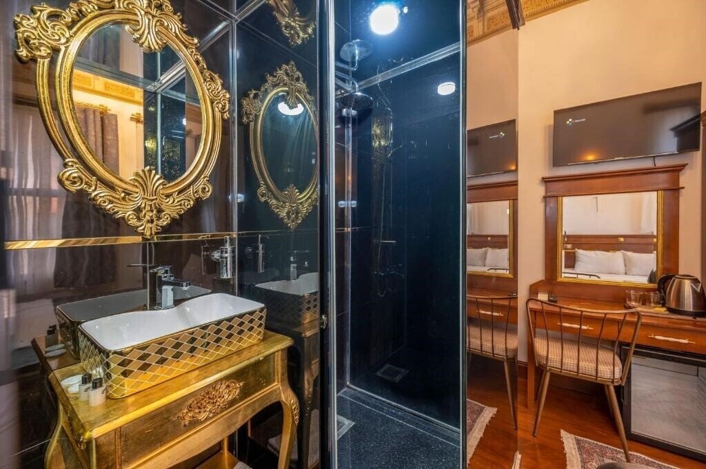 Фотография Le Antique 1892 Istanbul 5*