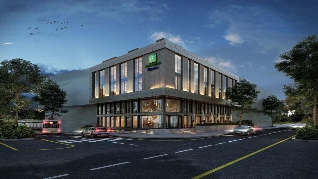 Готель Holiday Inn Express Istanbul Airport Arnavutkoy by IHG 4*