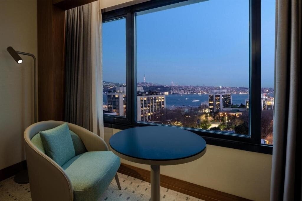 Фотографія Doubletree By Hilton Istanbul Macka 4*