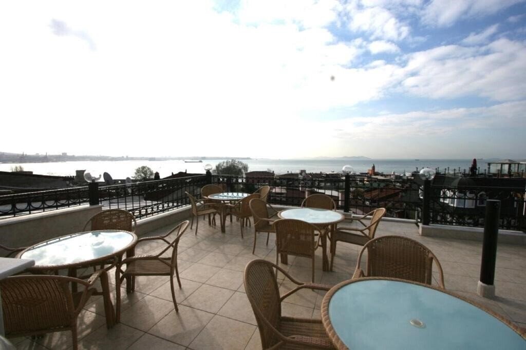 Готель Grand Peninsula Hotel 3*