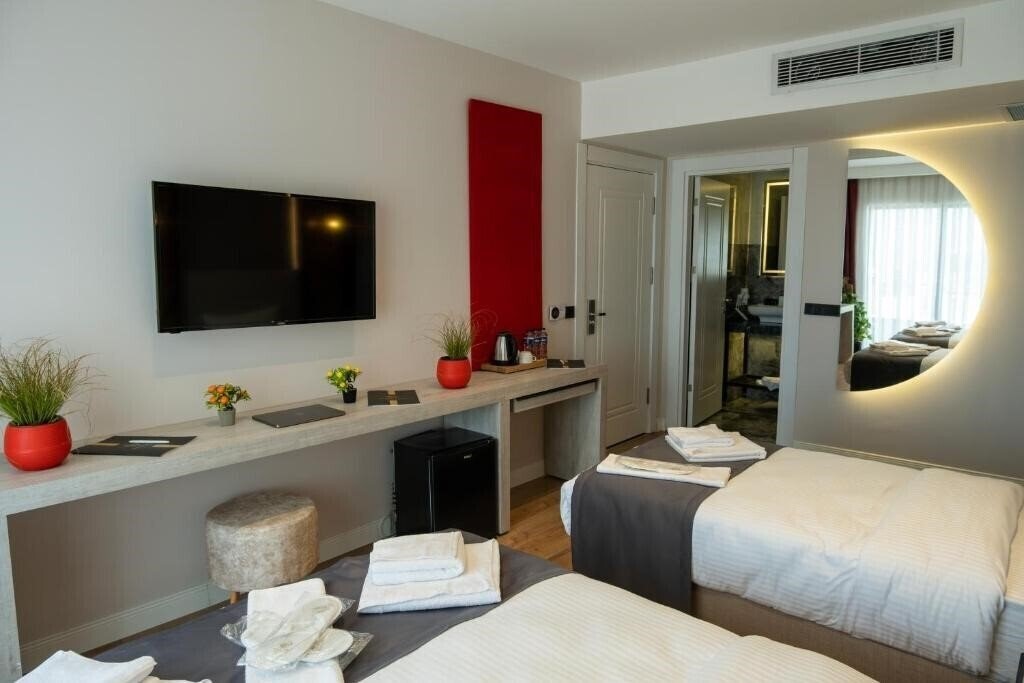 Фото Linda Port Hotel 4*