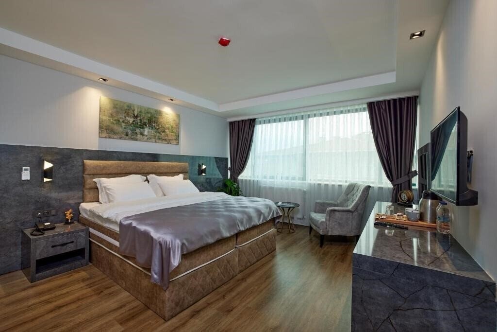 Фото The Bold Hotel 4*