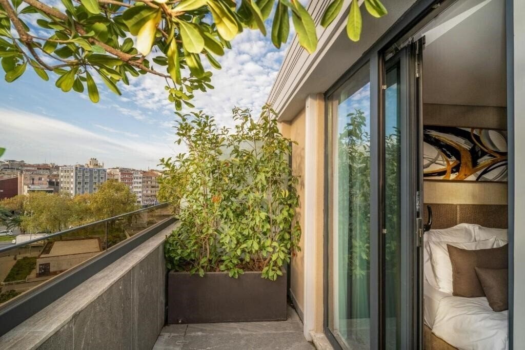 Фото Rayelin Hotel Old Town 4*