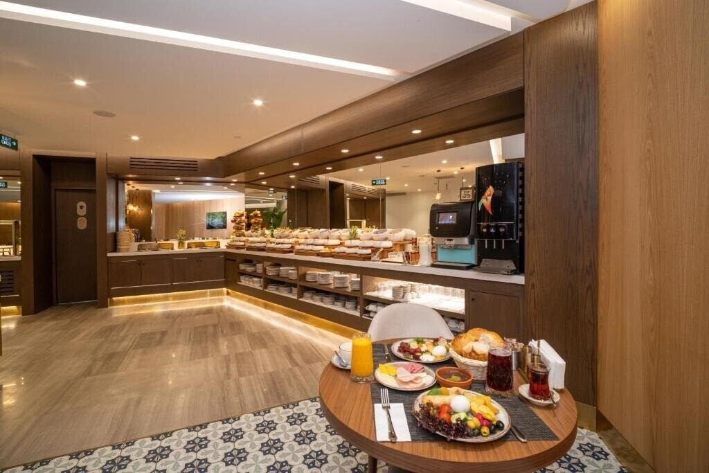 Фотография Rayelin Hotel Old Town 4*
