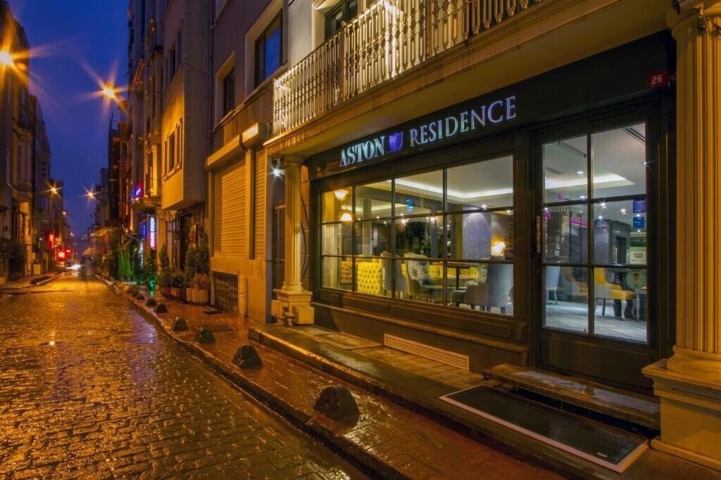 Отель Astor Hotel 3*