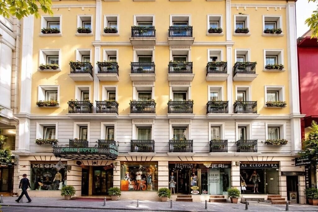 Готель Oran Hotel 4*