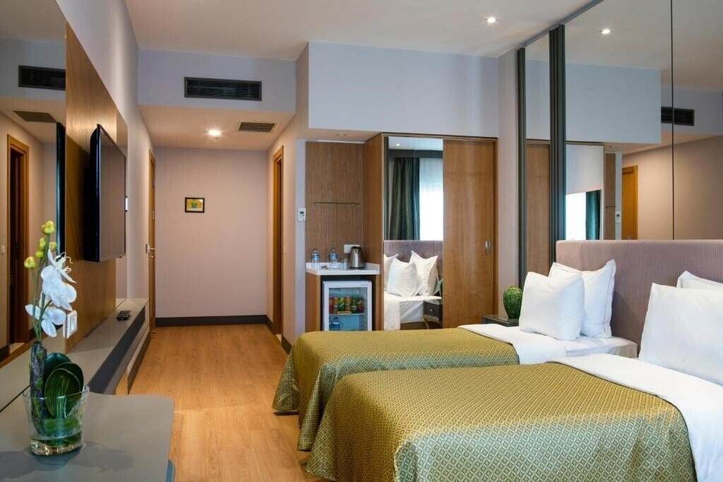 Фото Oran Hotel 4*