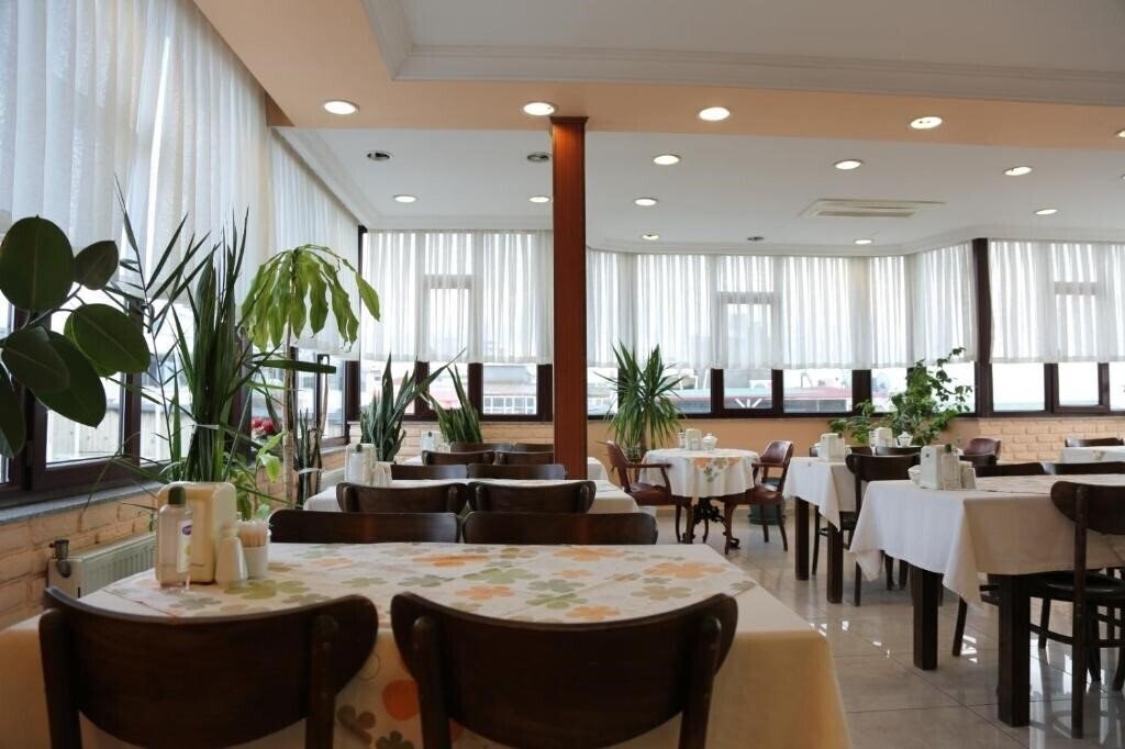 Фото Emos Hotel 3*