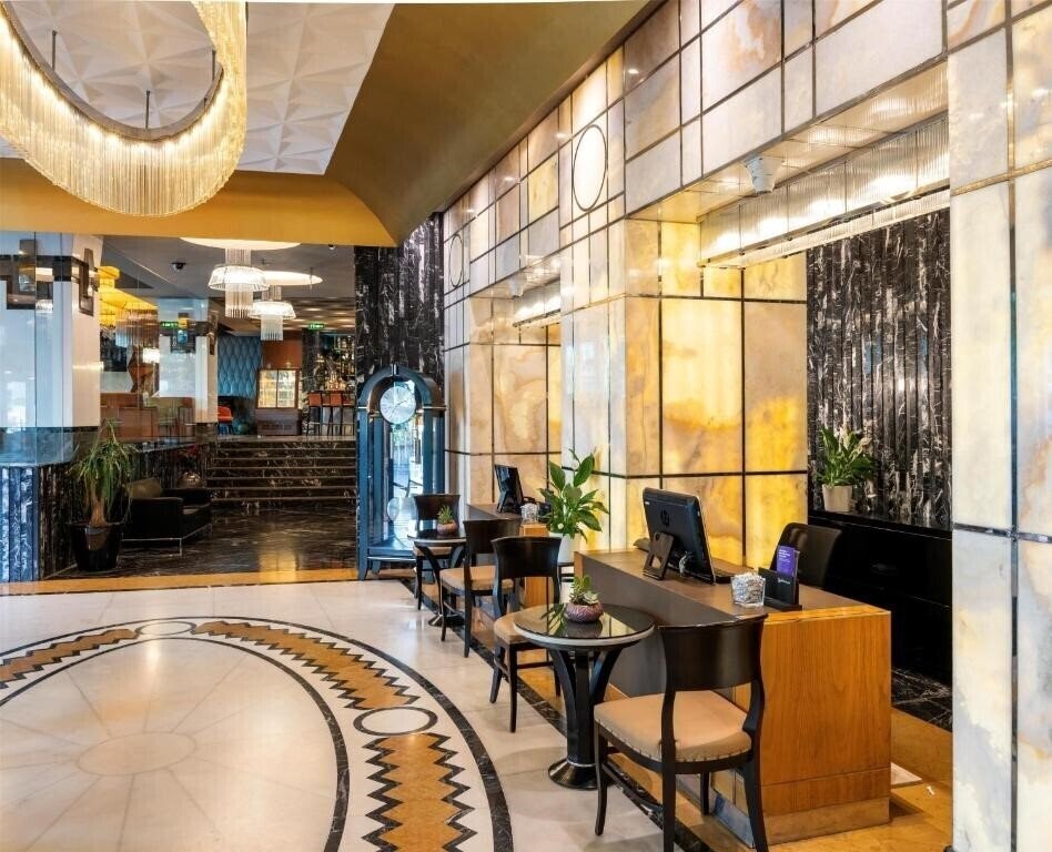 Готель Radisson Blu Hotel Istanbul Pera 5*